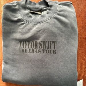 Taylor Swift Eras Tour Navy Crewneck Size Large